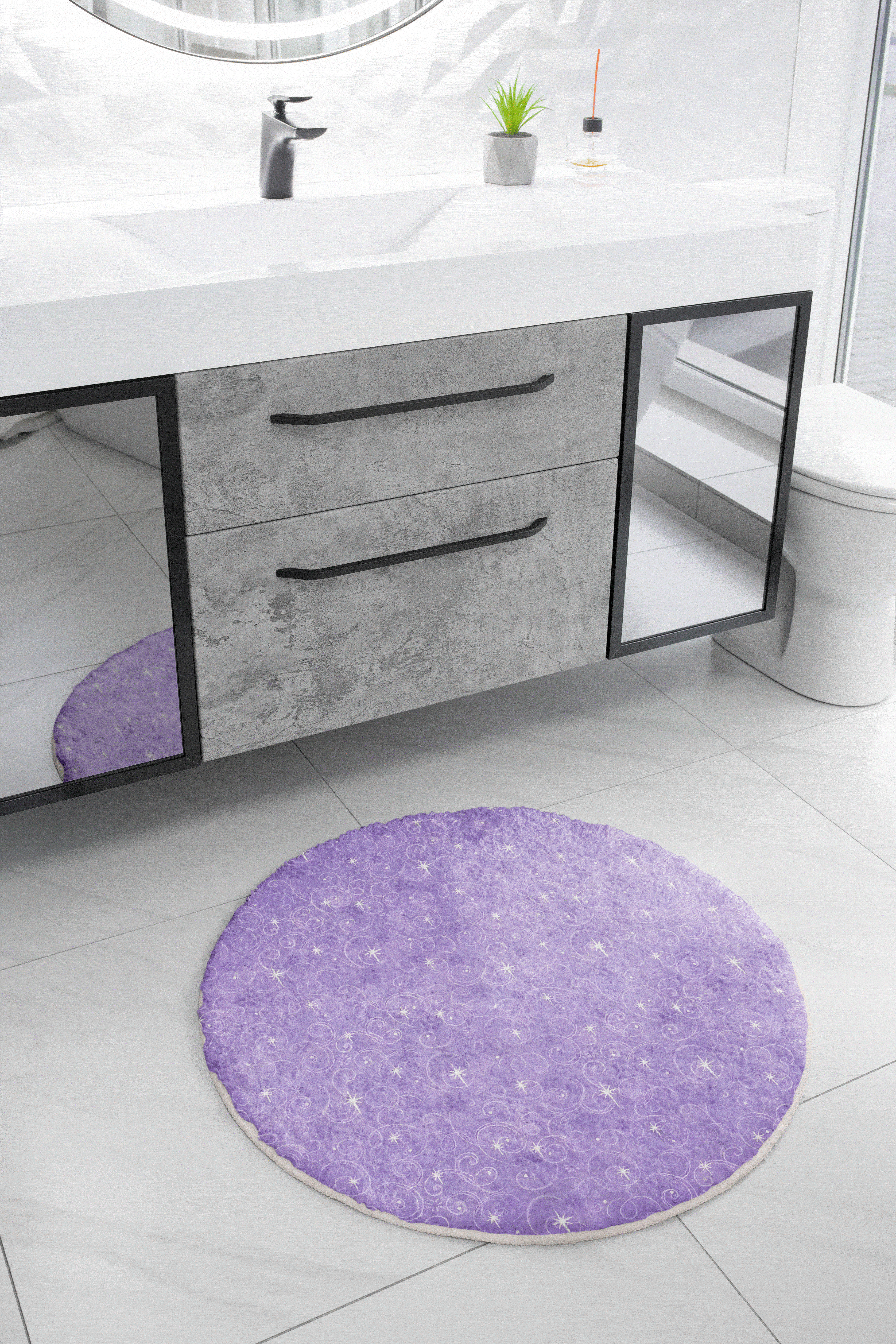 紫色圆形浴室地垫